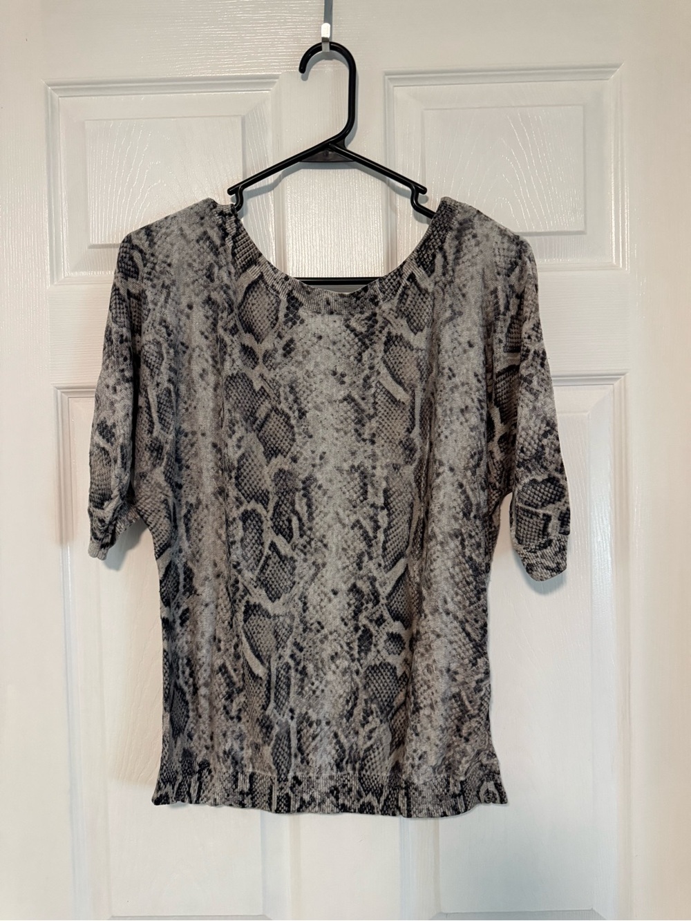 Express Snake Print Dolman Short Sleeve Top - Gray